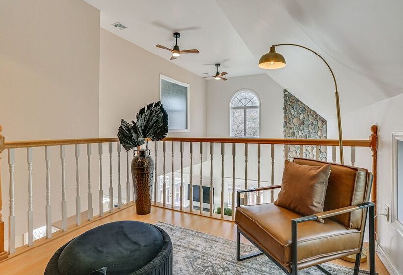 Secluded Kerhonkson Retreat With Deck + Views!