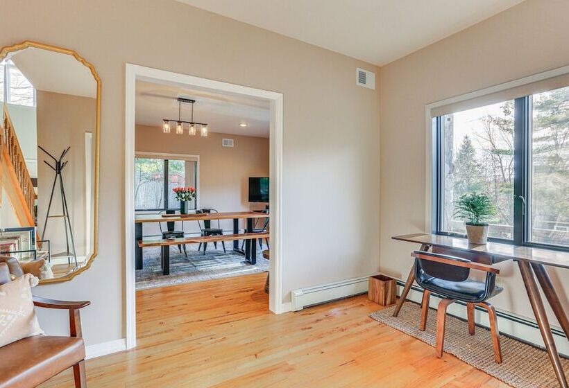 Secluded Kerhonkson Retreat With Deck + Views!