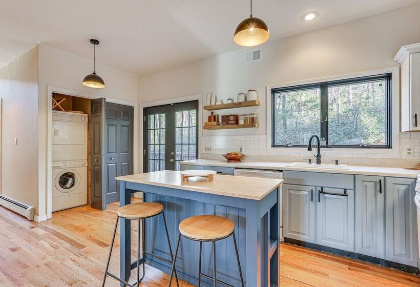 Secluded Kerhonkson Retreat With Deck + Views!