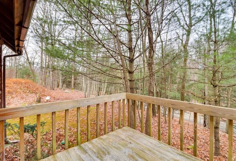 Secluded Cresco Log Cabin W/ Fire Pit!