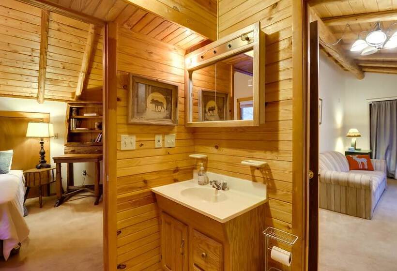 Secluded Cresco Log Cabin W/ Fire Pit!