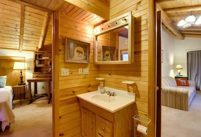 Secluded Cresco Log Cabin W/ Fire Pit!