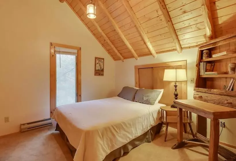 Secluded Cresco Log Cabin W/ Fire Pit!