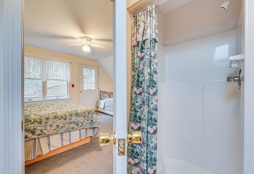 Spacious Ludlow Hideaway < 1 Mi To Okemo Mountain!