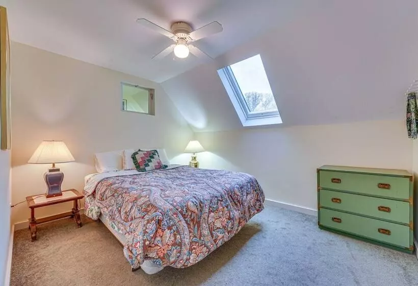 Spacious Ludlow Hideaway < 1 Mi To Okemo Mountain!