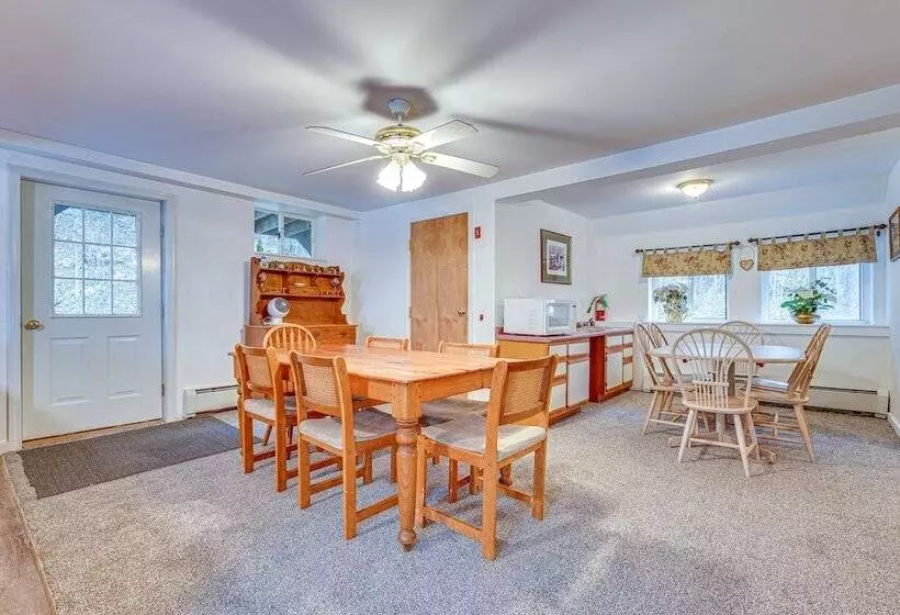 Spacious Ludlow Hideaway < 1 Mi To Okemo Mountain!