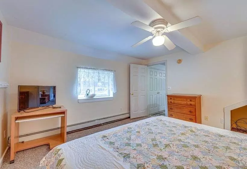 Spacious Ludlow Hideaway < 1 Mi To Okemo Mountain!