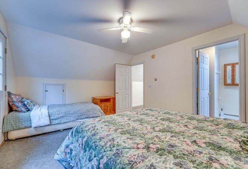 Spacious Ludlow Hideaway < 1 Mi To Okemo Mountain!