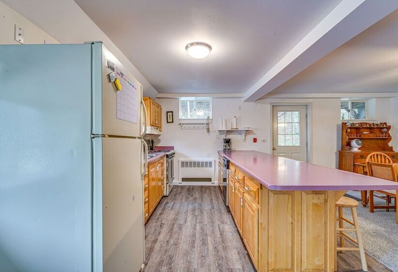 Spacious Ludlow Hideaway < 1 Mi To Okemo Mountain!