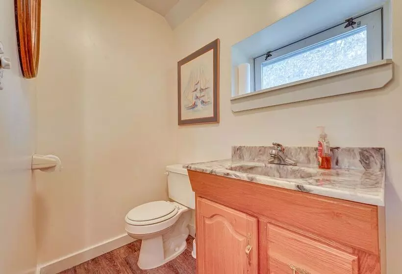 Spacious Ludlow Hideaway < 1 Mi To Okemo Mountain!