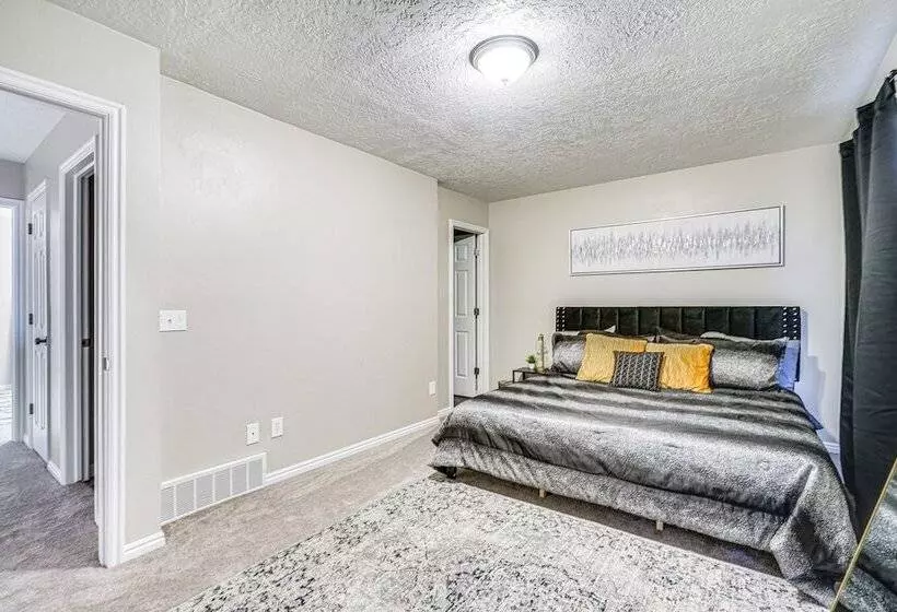 Spacious Utah Home: 34 Mi To Salt Lake City