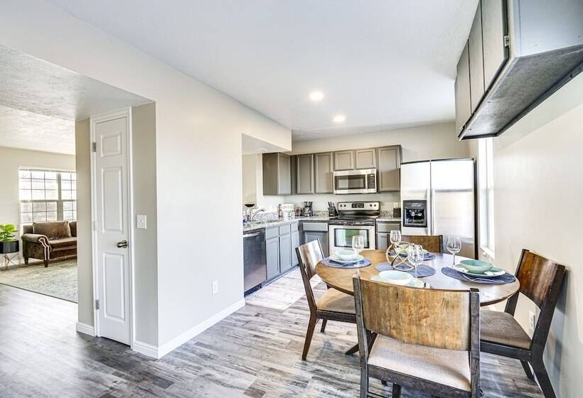 Spacious Utah Home: 34 Mi To Salt Lake City