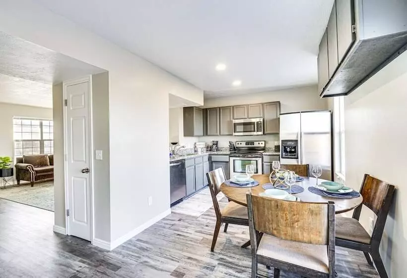 Spacious Utah Home: 34 Mi To Salt Lake City