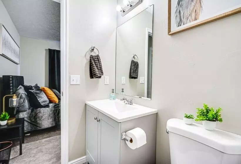 Spacious Utah Home: 34 Mi To Salt Lake City