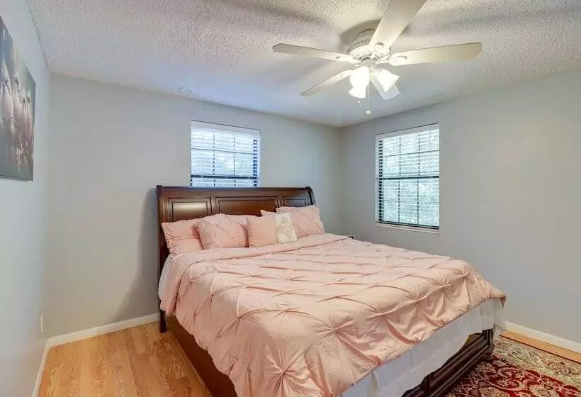 10 Mi To Lake Sumter: Home W/ Deck In Summerfield