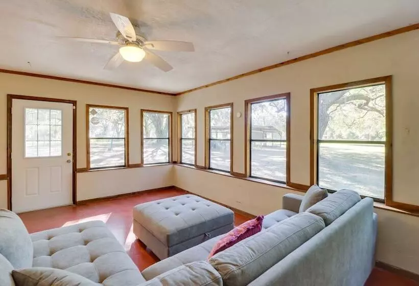 10 Mi To Lake Sumter: Home W/ Deck In Summerfield