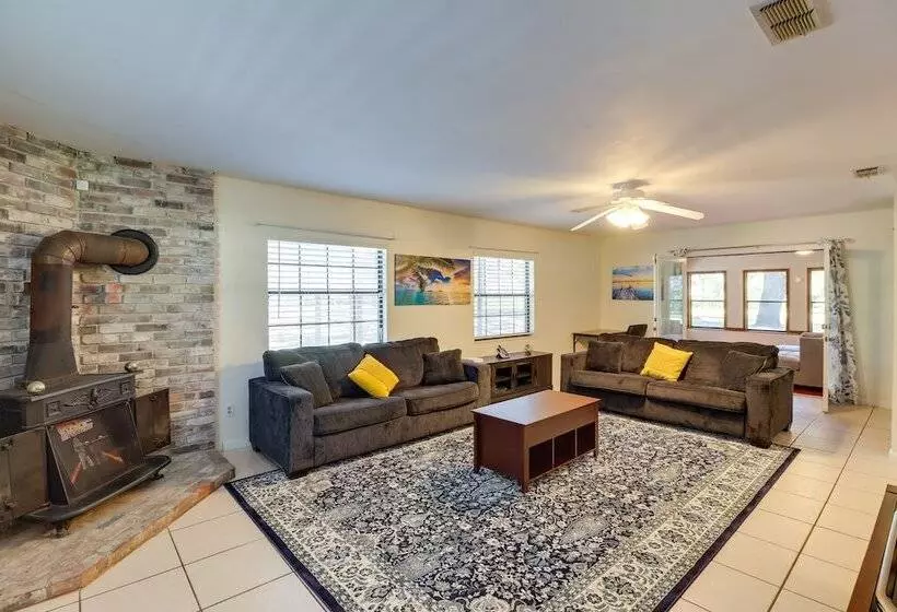 10 Mi To Lake Sumter: Home W/ Deck In Summerfield