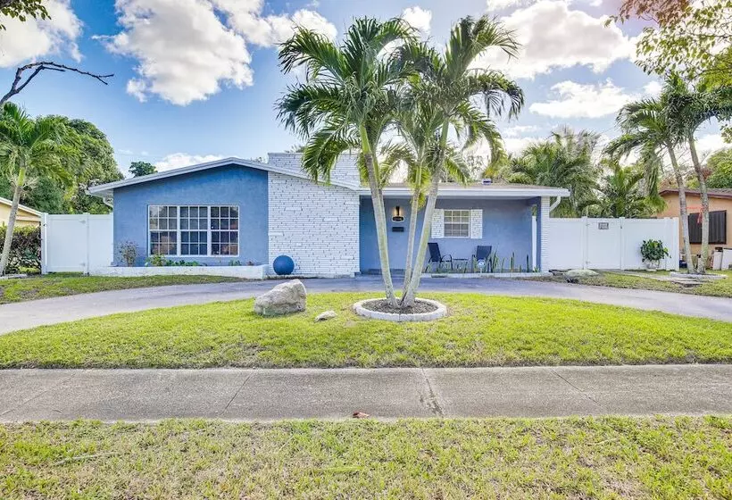 Sun Soaked Home W/ Pool In Lauderdale Lakes!