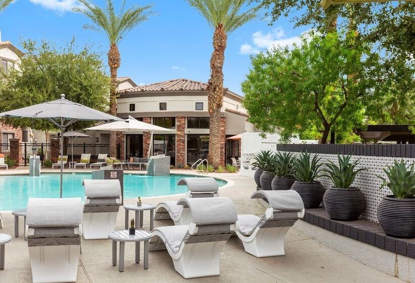 Two Glendale Cozysuites With Pool 2 & 9