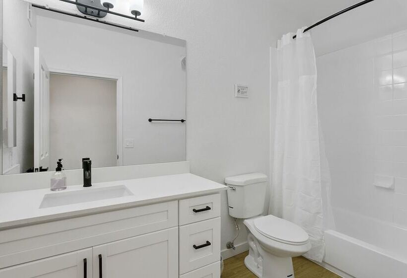 Two Glendale Cozysuites With Pool 2 & 9