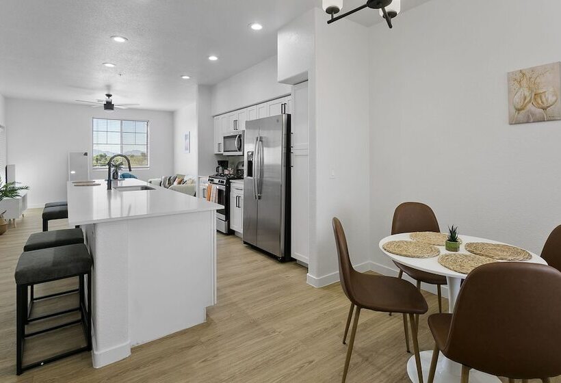 Two Glendale Cozysuites With Pool 2 & 9