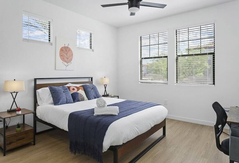 Two Glendale Cozysuites With Pool 2 & 9