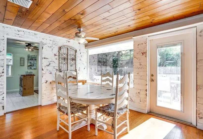Vintage Mount Dora Cottage W/ Screened Porch!