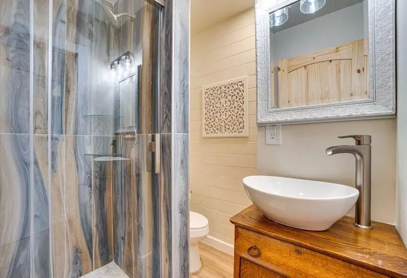 Vintage Mount Dora Cottage W/ Screened Porch!