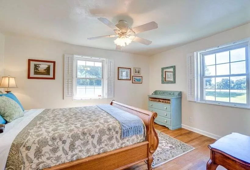 Vintage Mount Dora Cottage W/ Screened Porch!