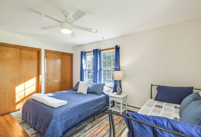 Waterfront Home W/ Game Room: 4 Mi To Le Claire!