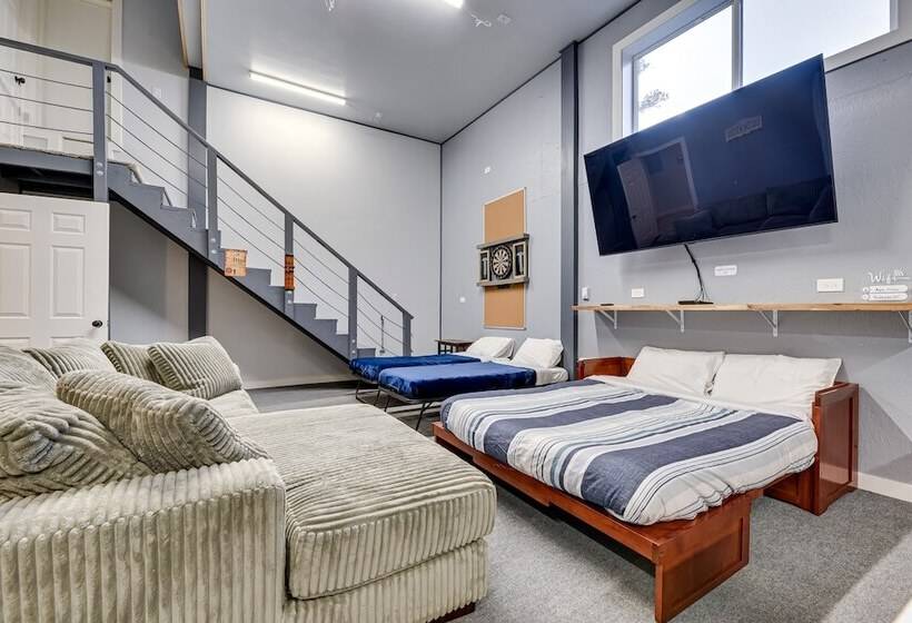 Westport Home W/ Hot Tub: 2 Blocks To Beach!