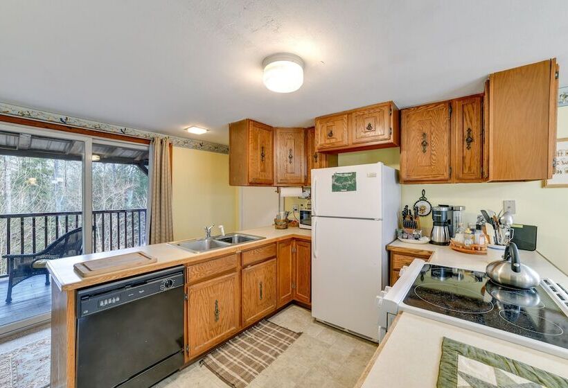 Wooded Walton Home With Fire Pit & On Site Pond!