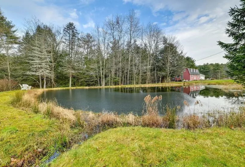 Wooded Walton Home With Fire Pit & On Site Pond!