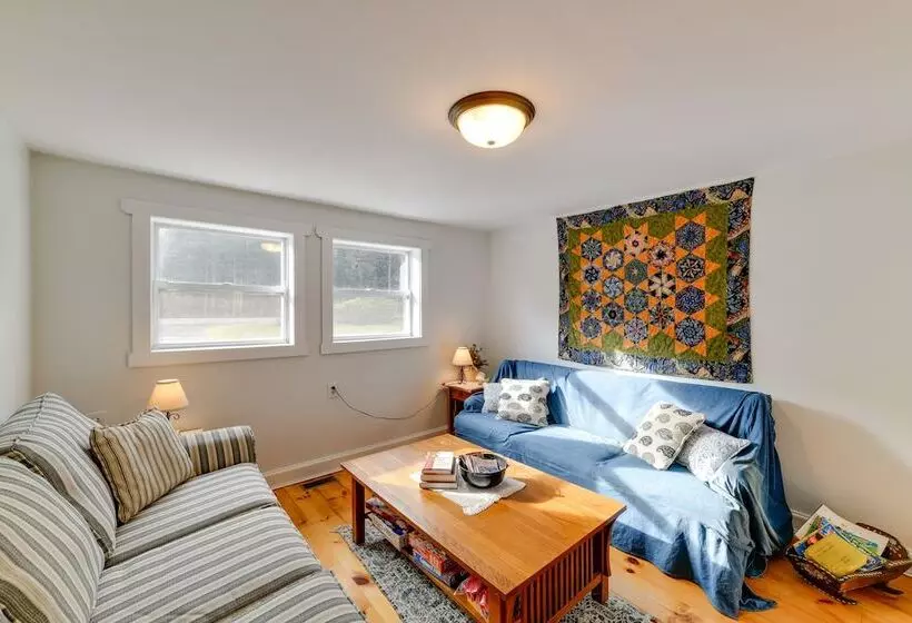 Wooded Walton Home With Fire Pit & On Site Pond!