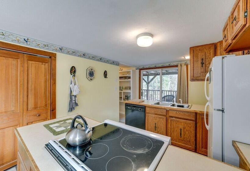 Wooded Walton Home With Fire Pit & On Site Pond!