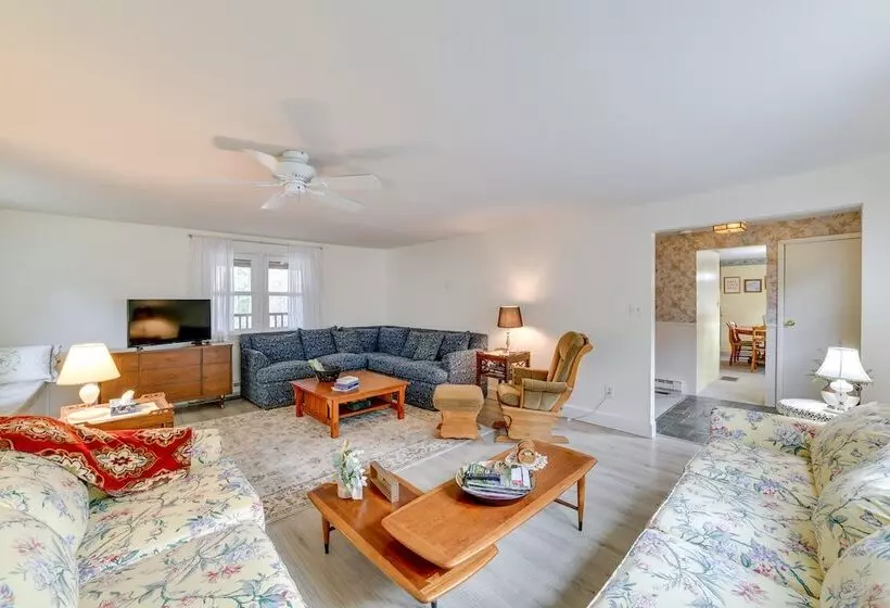 Wooded Walton Home With Fire Pit & On Site Pond!