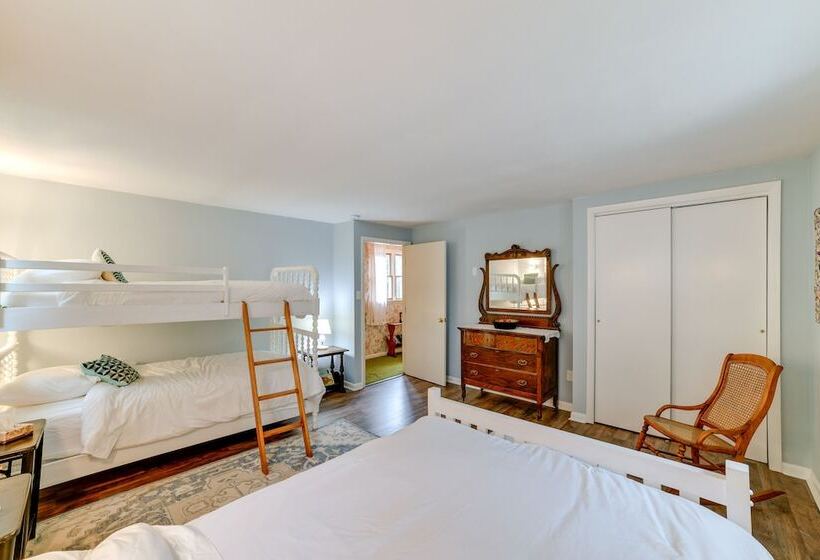 Wooded Walton Home With Fire Pit & On Site Pond!