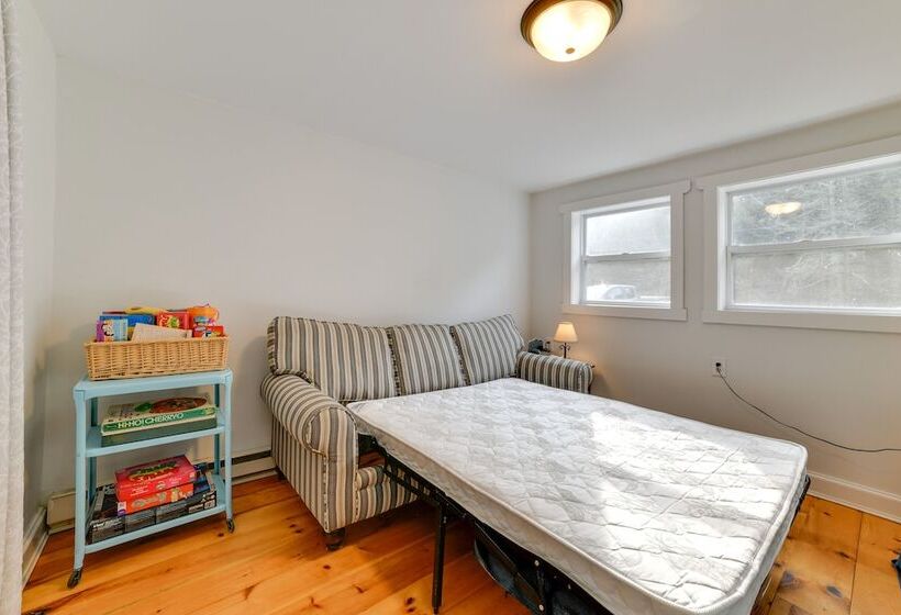 Wooded Walton Home With Fire Pit & On Site Pond!