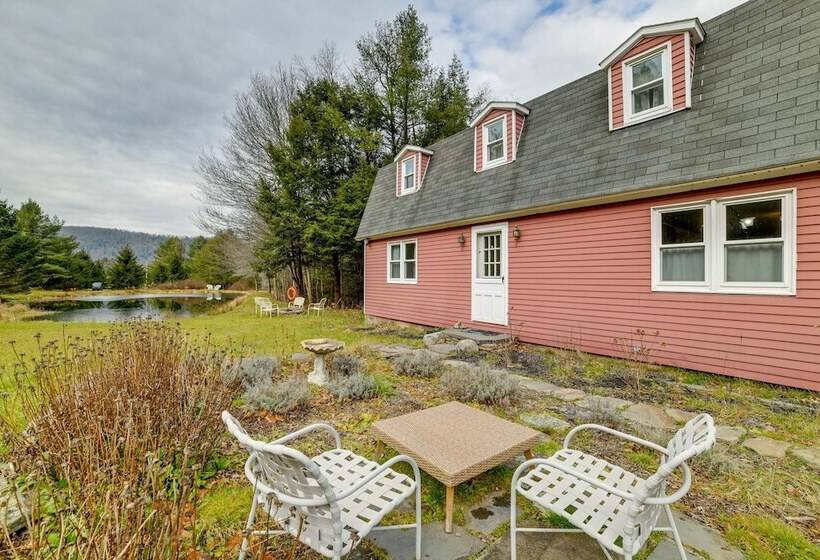 Wooded Walton Home With Fire Pit & On Site Pond!