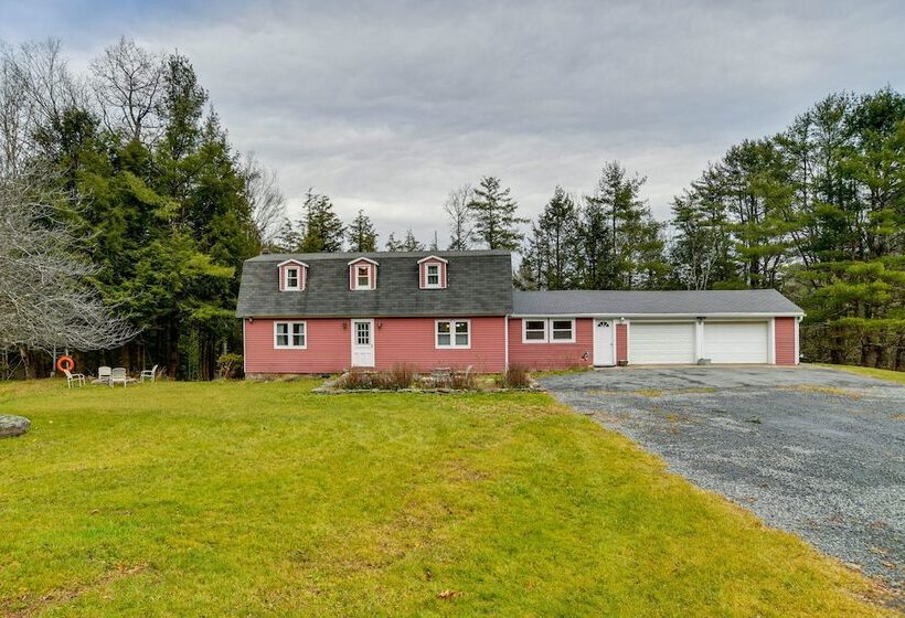 Wooded Walton Home With Fire Pit & On Site Pond!