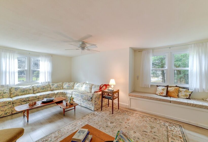 Wooded Walton Home With Fire Pit & On Site Pond!