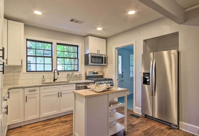 Historic Augusta Cottage W/ Mid Century Vibe!