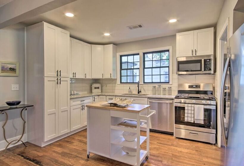 Historic Augusta Cottage W/ Mid Century Vibe!