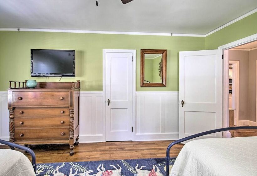 Historic Augusta Cottage W/ Mid Century Vibe!