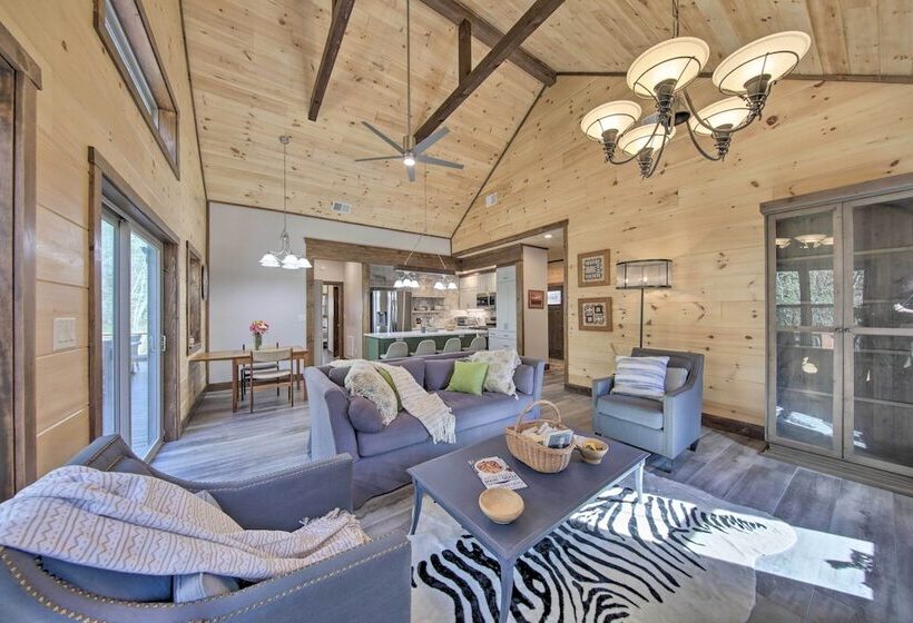 Airy Ellijay Home W/ Spacious Creekside Deck!