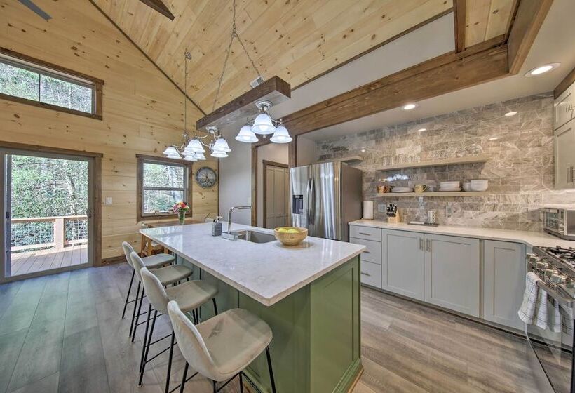 Airy Ellijay Home W/ Spacious Creekside Deck!