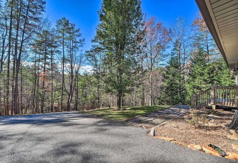 Blairsville Home W/ Deck & Stunning Mountain Views