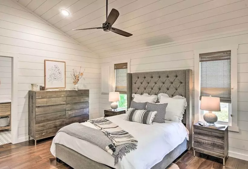 Blue Ridge Cottage: Modern Solace In The Mountains