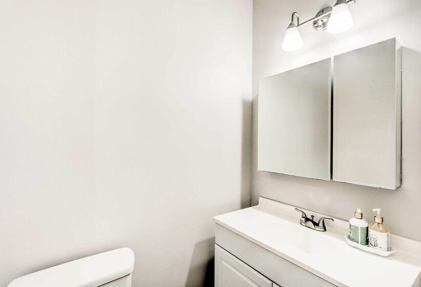 Bright Hinesville Home, 43 Mi To Savannah!