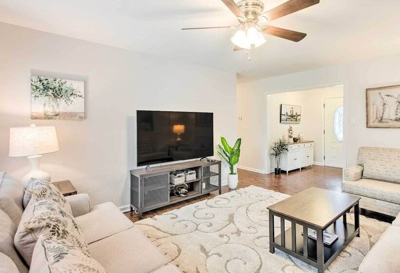 Bright Hinesville Home, 43 Mi To Savannah!